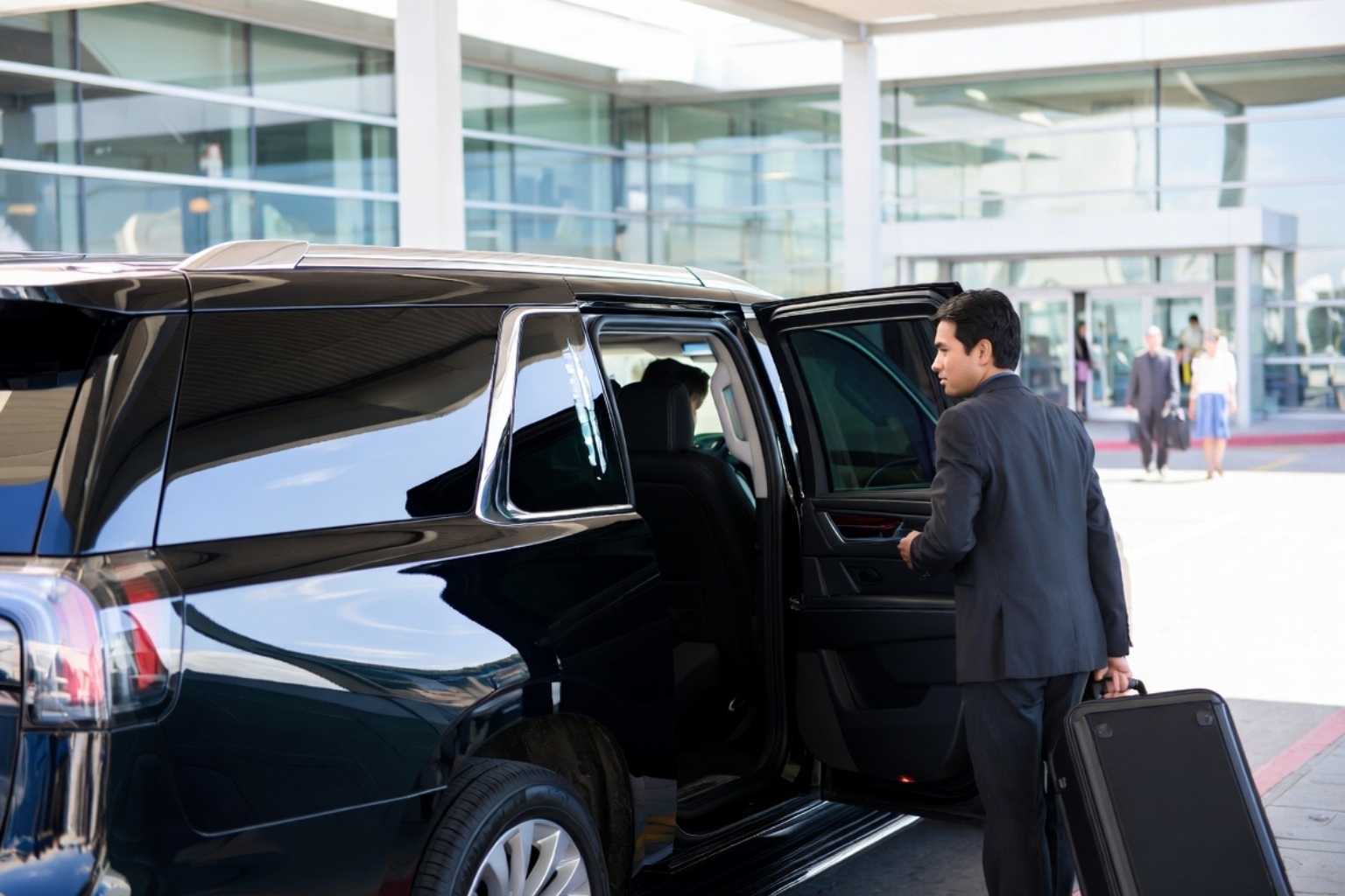 Do you offer transfers between Mobile Alabama and the main airports